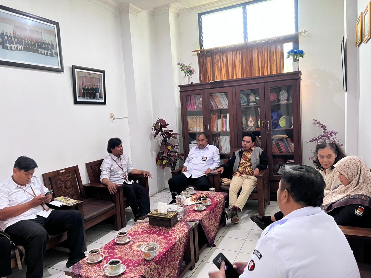 Konsolidasi dengan kpu