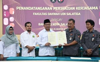 penandatangan MoU Bawaslu dan Fakultas Dakwah UIN